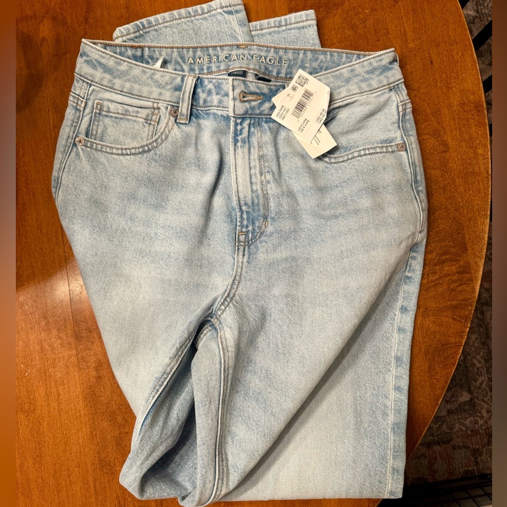 NWT american eagle mom jeans